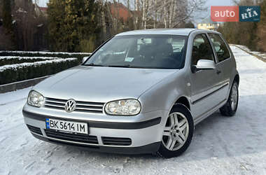 Хетчбек Volkswagen Golf 2002 в Рівному