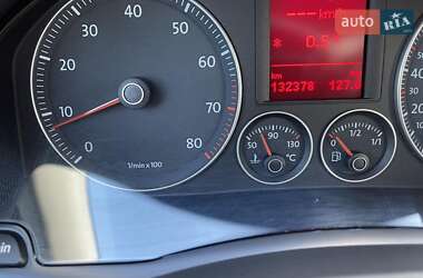 Хетчбек Volkswagen Golf 2008 в 