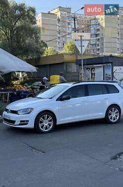 Универсал Volkswagen Golf 2015 в Киеве