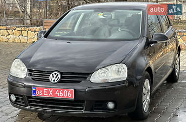 Хэтчбек Volkswagen Golf 2005 в Могилев-Подольске