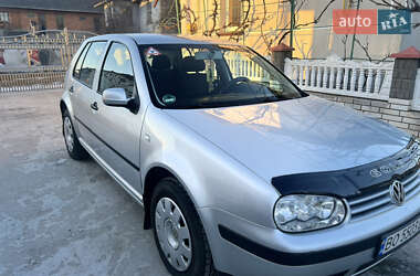 Хэтчбек Volkswagen Golf 2003 в Тернополе