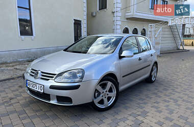 Хэтчбек Volkswagen Golf 2004 в Могилев-Подольске