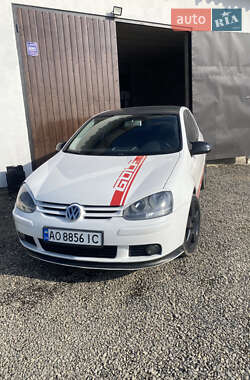 Хетчбек Volkswagen Golf 2003 в Іршаві