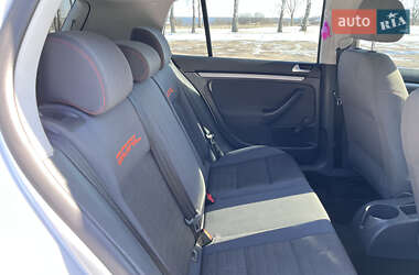Хетчбек Volkswagen Golf 2006 в 