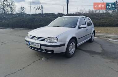 Хэтчбек Volkswagen Golf 2002 в Умани