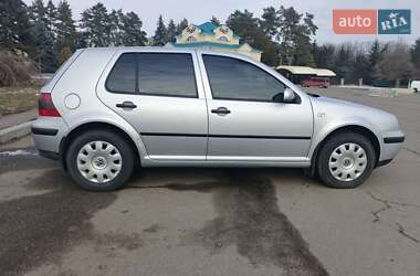 Хэтчбек Volkswagen Golf 2002 в Умани