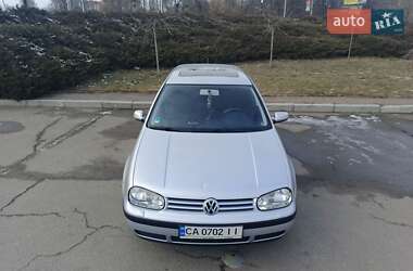 Хэтчбек Volkswagen Golf 2002 в Умани