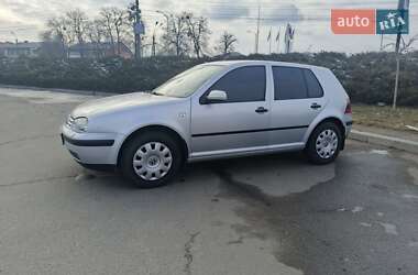 Хэтчбек Volkswagen Golf 2002 в Умани