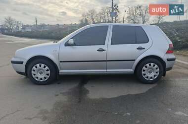 Хэтчбек Volkswagen Golf 2002 в Умани