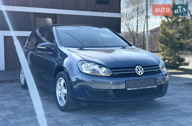 Хэтчбек Volkswagen Golf 2010 в 