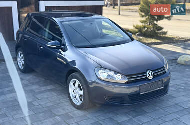 Хэтчбек Volkswagen Golf 2010 в 