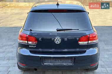 Хэтчбек Volkswagen Golf 2010 в 