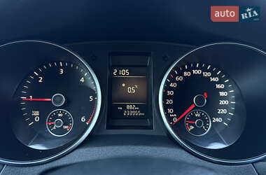 Хэтчбек Volkswagen Golf 2010 в 