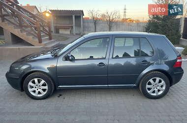 Хетчбек Volkswagen Golf 2002 в Львові