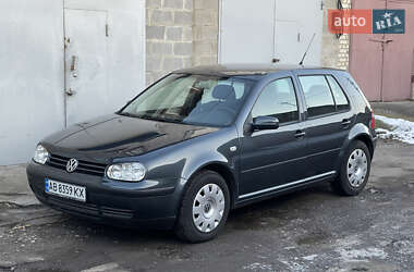 Хэтчбек Volkswagen Golf 2002 в Виннице