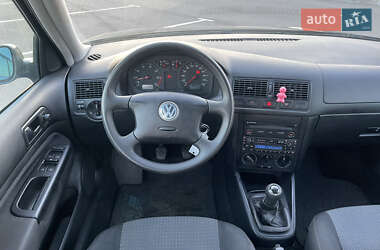 Хэтчбек Volkswagen Golf 2002 в Виннице