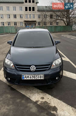 Хетчбек Volkswagen Golf 2006 в Радомишлі