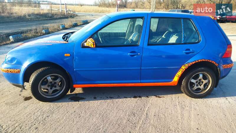 Хетчбек Volkswagen Golf 2000 в Жидачові