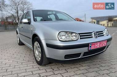 Хетчбек Volkswagen Golf 2003 в Львові