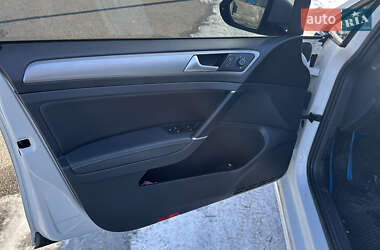 Универсал Volkswagen Golf 2013 в 