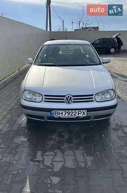 Хэтчбек Volkswagen Golf 2002 в Одессе