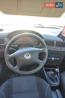 Універсал Volkswagen Golf 2001 в Житомирі