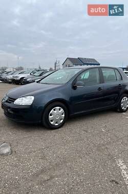 Хэтчбек Volkswagen Golf 2005 в Умани