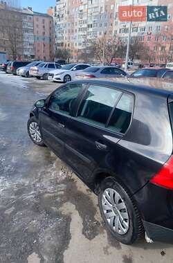 Хэтчбек Volkswagen Golf 2004 в Кропивницком