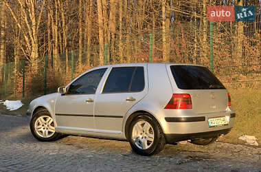 Хетчбек Volkswagen Golf 2003 в Львові