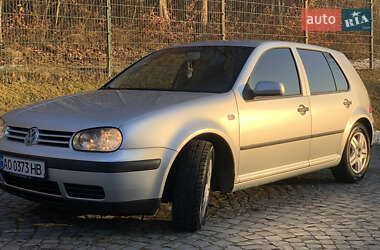 Хетчбек Volkswagen Golf 2003 в Львові