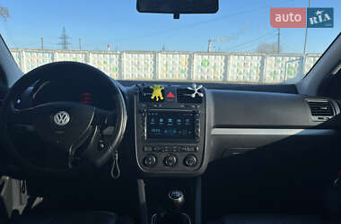 Хэтчбек Volkswagen Golf 2006 в Ахтырке