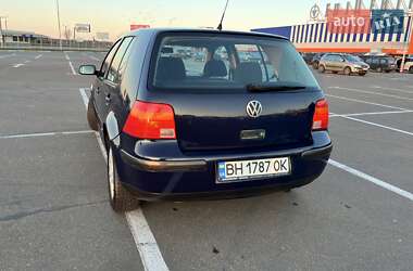 Хэтчбек Volkswagen Golf 1999 в 