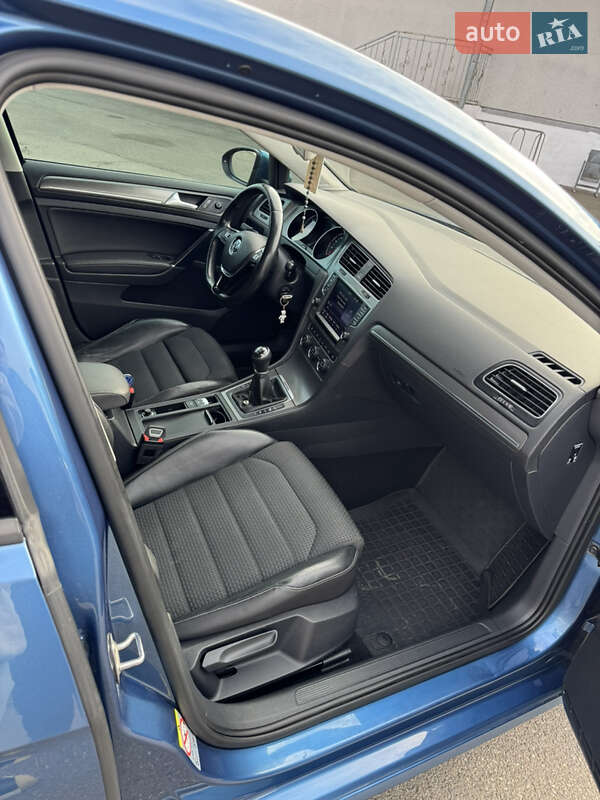 Хетчбек Volkswagen Golf 2013 в Мукачевому