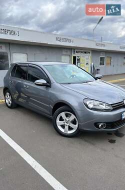 Хэтчбек Volkswagen Golf 2011 в Новоархангельске