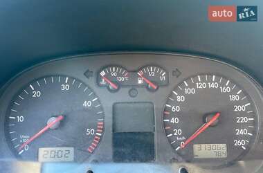 Хетчбек Volkswagen Golf 2002 в 