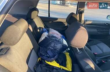 Хетчбек Volkswagen Golf 2002 в 