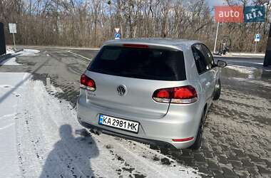Хэтчбек Volkswagen Golf 2012 в 