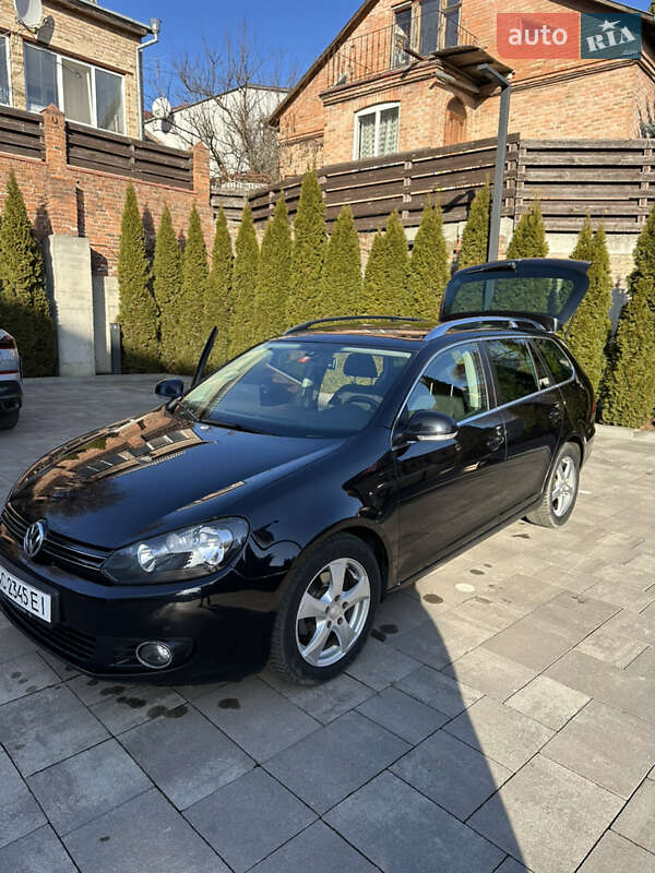 Універсал Volkswagen Golf 2009 в Луцьку