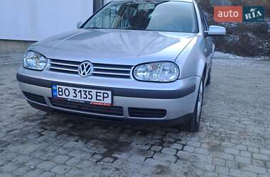 Хетчбек Volkswagen Golf 2001 в Чорткові