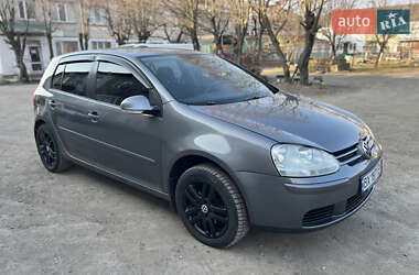 Хэтчбек Volkswagen Golf 2008 в Городке