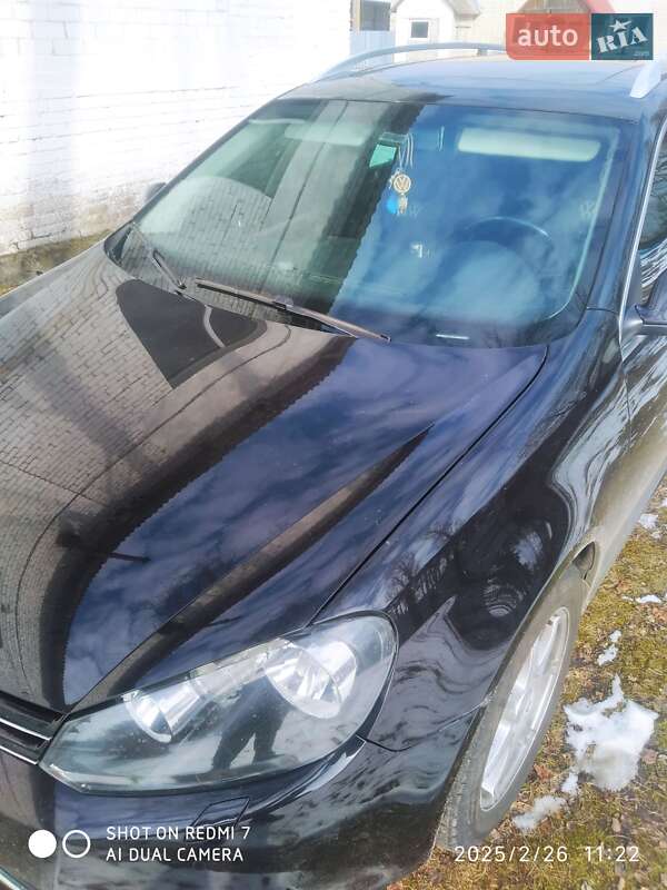 Універсал Volkswagen Golf 2010 в Дубровиці