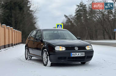 Хетчбек Volkswagen Golf 2003 в Красилові