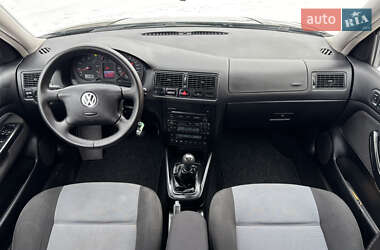 Хетчбек Volkswagen Golf 2003 в Красилові