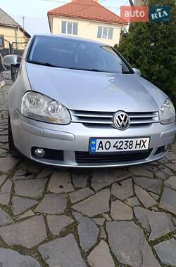 Хетчбек Volkswagen Golf 2006 в Мукачевому