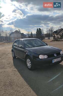 Хетчбек Volkswagen Golf 2002 в Львові