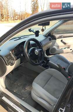 Хетчбек Volkswagen Golf 2002 в Львові