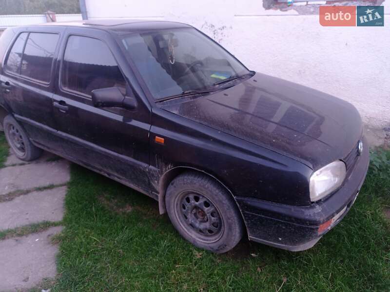Хэтчбек Volkswagen Golf 1994 в Надворной