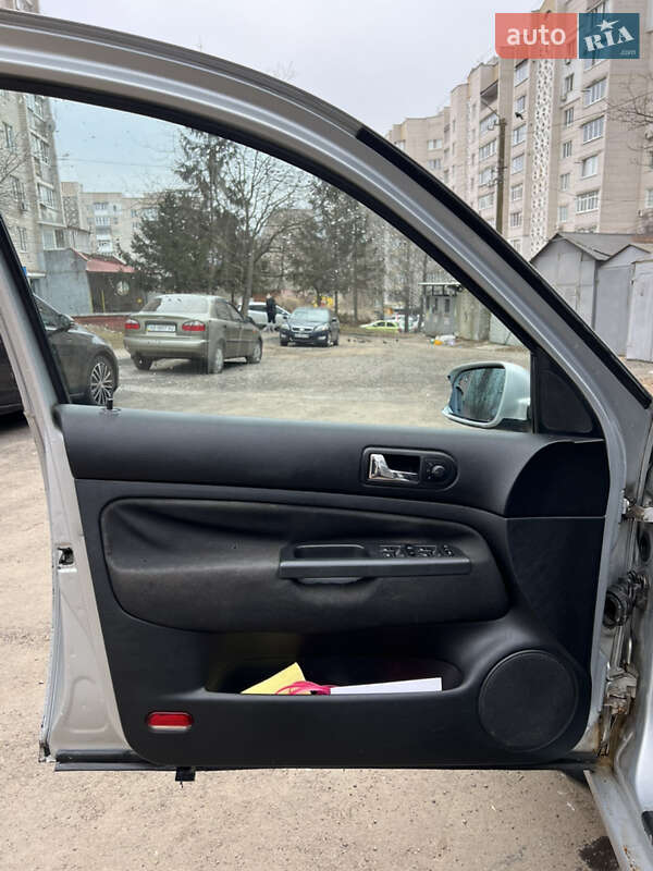 Хэтчбек Volkswagen Golf 2001 в Виннице