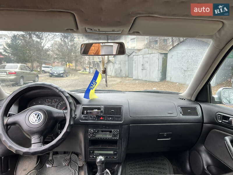 Хэтчбек Volkswagen Golf 2001 в Виннице