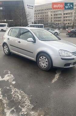 Хетчбек Volkswagen Golf 2005 в Києві